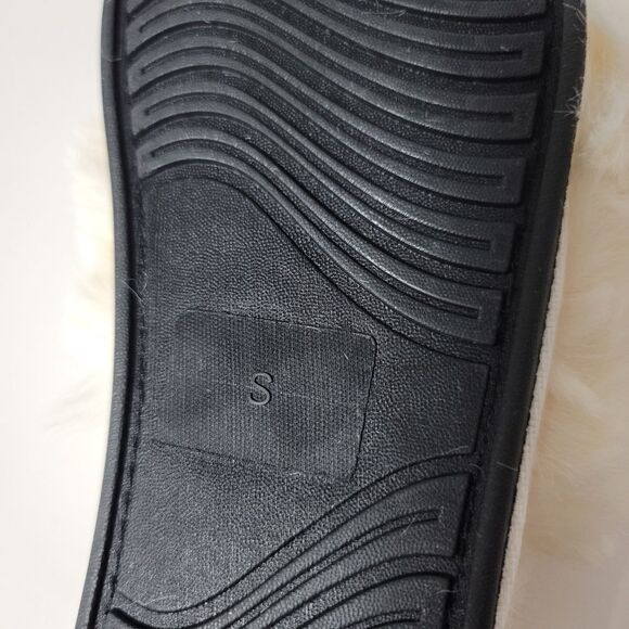 Famiport fluffy cross band cushioned non-slip indoor/outdoor slippers - Picture 10 of 15